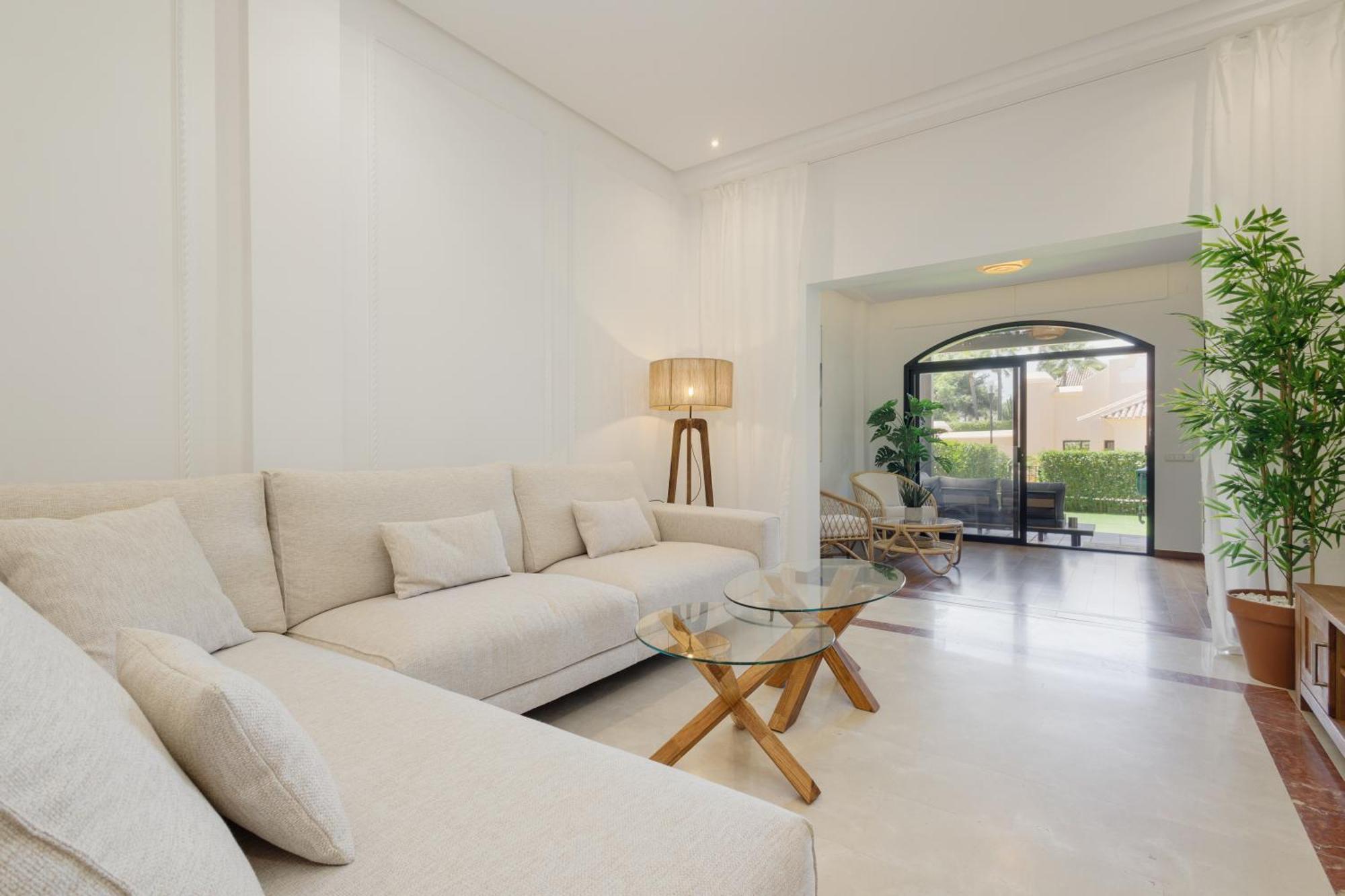 Apartment 3 Bedroom Apartment, With Private Garden And Terrace, In Puerto Banus