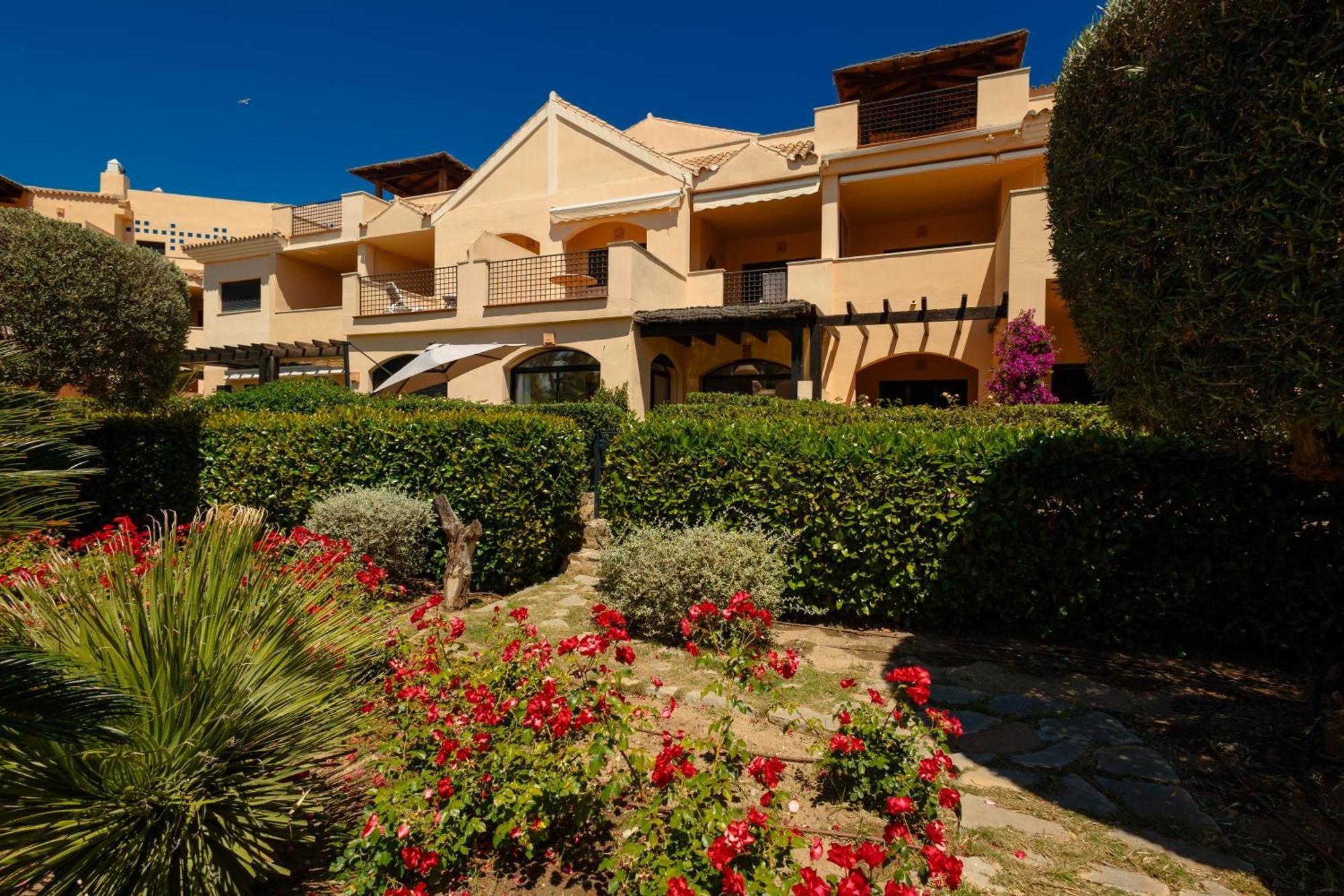 Apartament 3 Bedroom Apartment, With Private Garden And Terrace, In Puerto Banus *